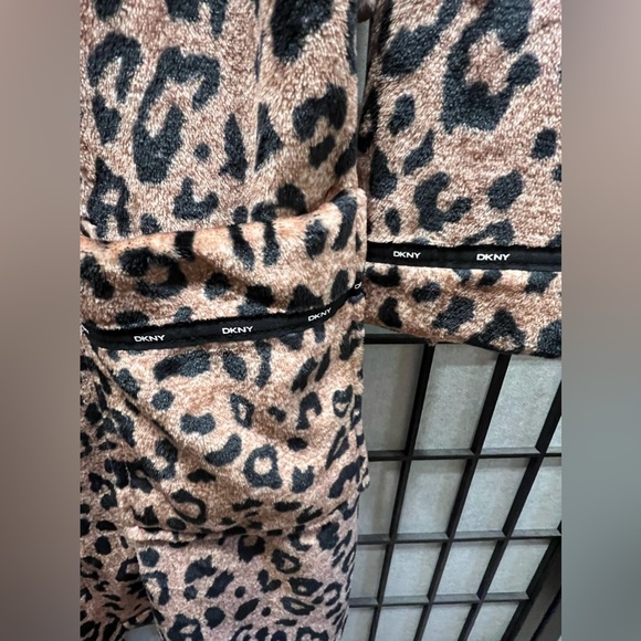 DKNY Leopard Robe - Size Large - Picture 2 of 4